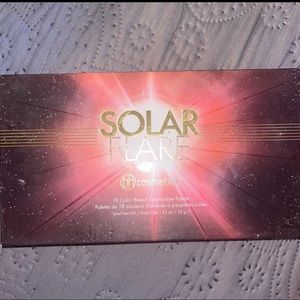 BH Cosmetic Solar eyeshadow palette